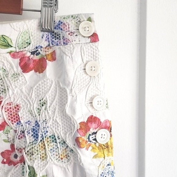 Anthropologie Elevenses embroidered floral shorts size 0 - Picture 3 of 8